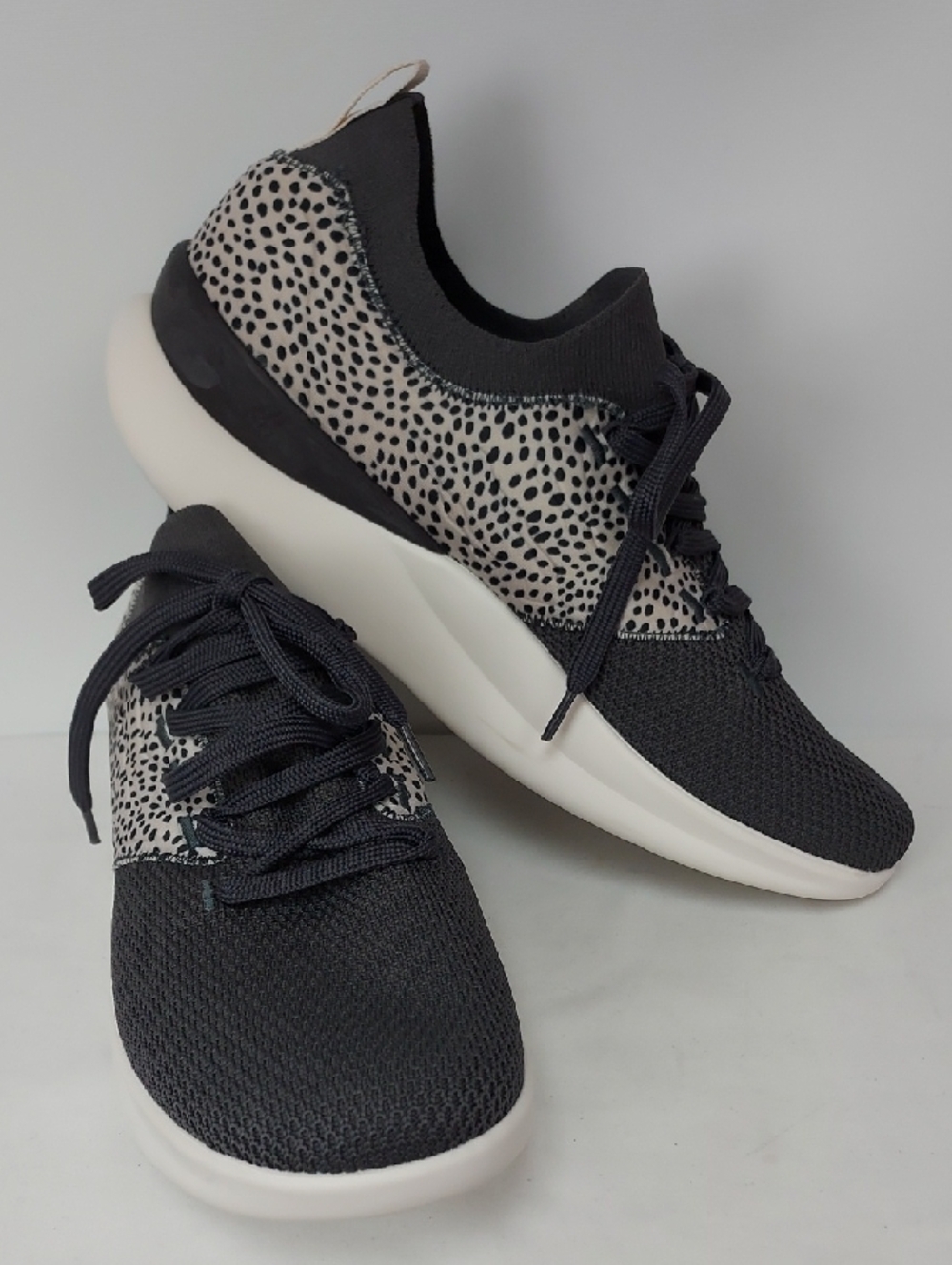 Moshn Pulse Walking Sneakers Black Dot Colorway